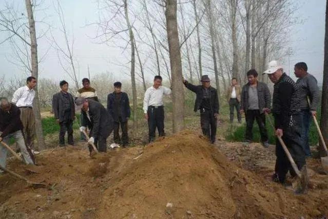 挪坟地有什么讲究，坟地不能动有什么讲究