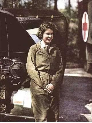 英国女王伊丽莎白二世是谁的子女，英国女王伊丽莎白二世