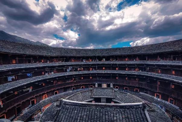 比萨斜塔建筑欣赏，掩藏于九峰十二山的“上海比萨斜塔”