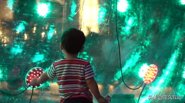 有名的装置艺术家，案例盘点那些可以演奏的互动装置艺术作品