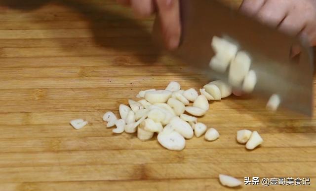 辣椒蘸盐的正宗做法，在农村用辣椒这样做蘸水