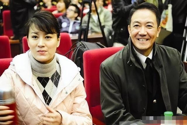 李幼斌姐弟合照，娱乐圈里最低调的亲姐弟和亲兄妹