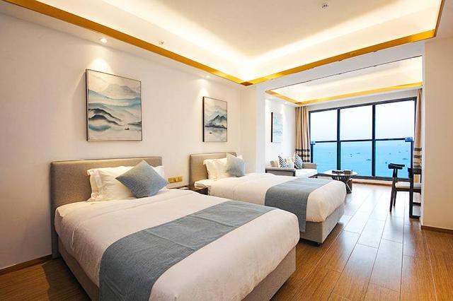 惠州巽寮湾双月湾海边度假村，惠州巽寮湾和双月湾度假如何选