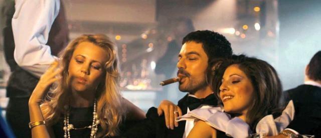 萨达姆的儿子乌代拿老百姓喂狮子，萨达姆长子乌代的魔幻人生