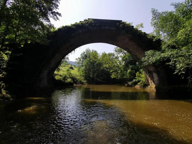 重庆万州第一大瀑布，婚外感情中男人追女人是一种什么样的心态