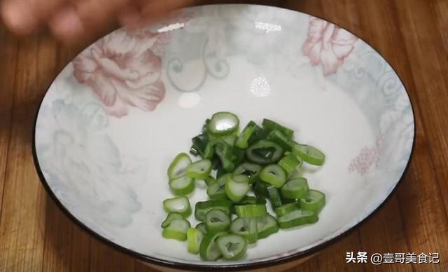 面条怎么煮好吃又简单，十种超好吃的面条做法（这个超级简单的清汤面）