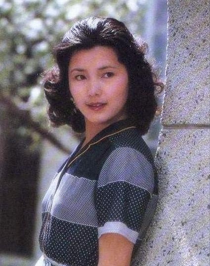 没有整过容的女明星，90年没整过容的女明星（“不老女神”现原形）