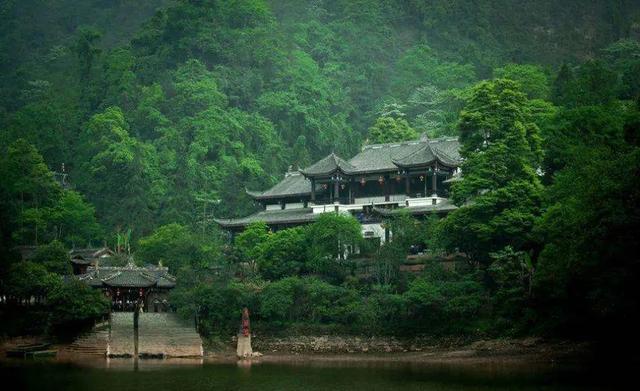 成都市内旅游攻略自由行攻略，带你4天玩转成都必打卡地