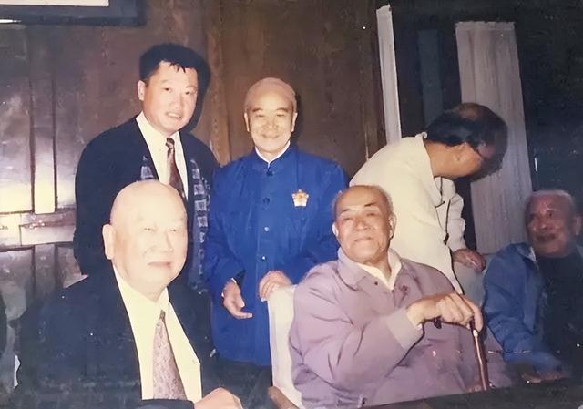 飞夺泸定桥是谁指挥的战役，此人指挥“飞夺泸定桥”