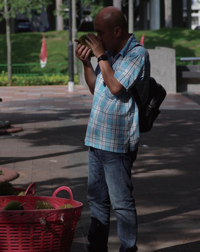 如何挑选榴莲有哪些简单技巧，包多肉厚又香又甜