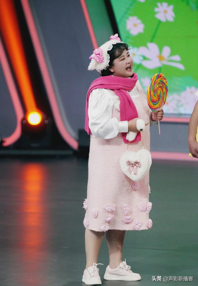 37岁的贾玲近照，贾玲：欢笑的每一步都充满不易