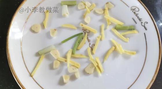 清蒸草鱼怎么做，清蒸草鱼最正确的做法