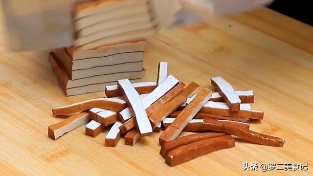 芹菜肉丝香干做法大全，饭店的芹菜香干肉丝做法