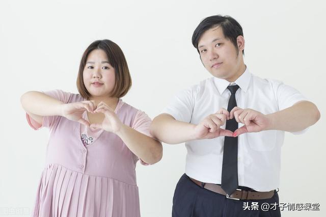 和男人聊天技巧，和男人聊天的话术技巧（高情商的女人和男人聊天10个小妙招）