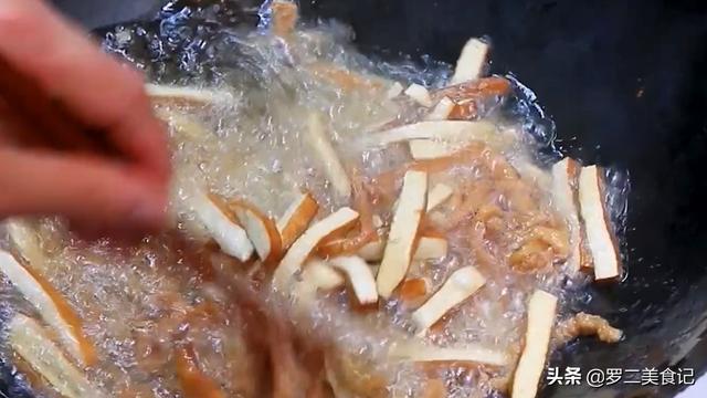 芹菜肉丝香干做法大全，饭店的芹菜香干肉丝做法