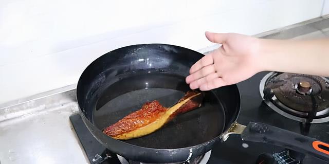 腊肉发霉了怎么处理，发霉腊肉怎么洗又快又干净（长满霉菌的腊肉还能吃吗）