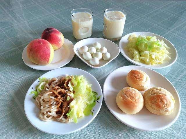 早餐吃什么比较好简单又有营养，早餐不知吃什么