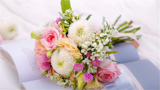 一个人突然不联系你只有两种原因，很久不联系你的人