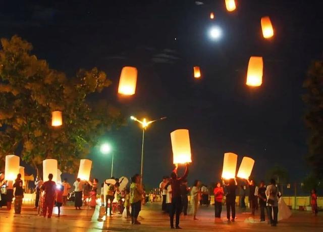 缅甸点灯节完整，实拍缅甸点灯节盛况