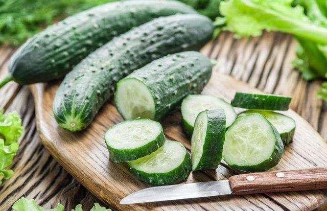 黄瓜和小乳瓜哪个更适合减肥吃，夏天“易瘦”蔬菜排行榜