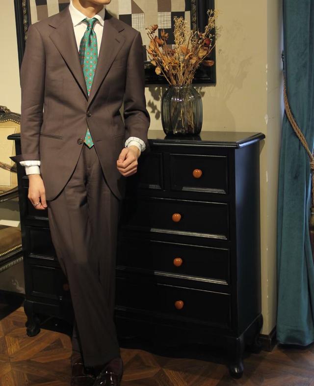正装西服定做，初入职场第一套定制西装怎么选