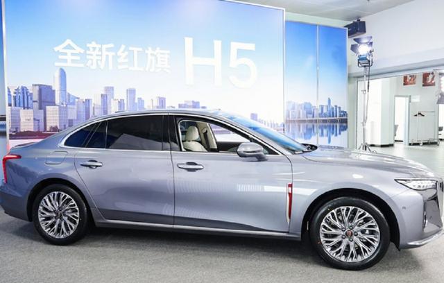 红旗h5suv，1458万元起售全新红旗h5正式上市（众编辑体验2022款红旗H5）