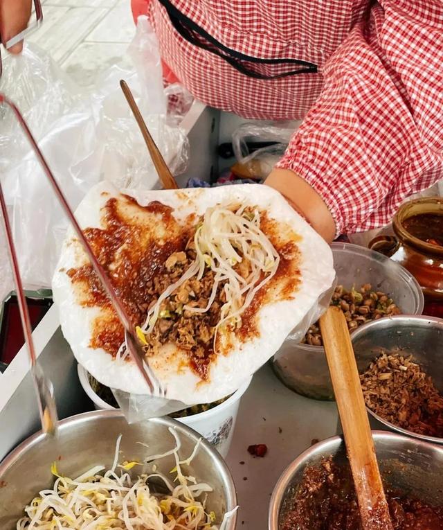 云南十八怪美食，云南最难忘的十道美食（云南十八怪之牛奶做成片片卖）