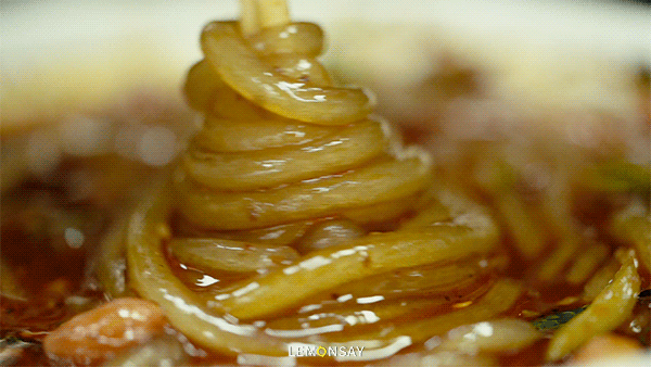 上货必吃独特味道酸辣粉，这碗东门酸辣粉