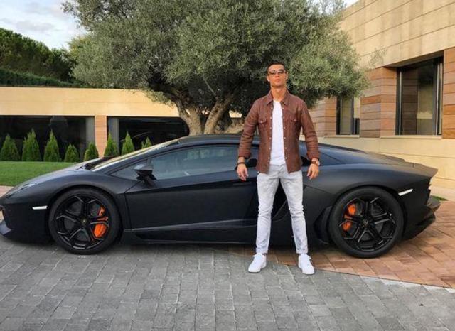 c罗开布加迪，18辆超跑换着开