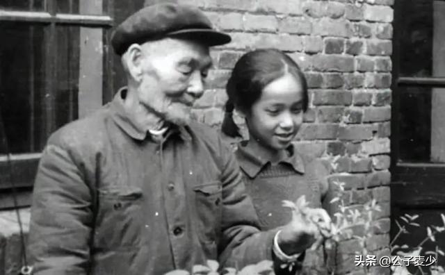 顾长卫张静初关系，曝蒋雯丽包养2名男大学生