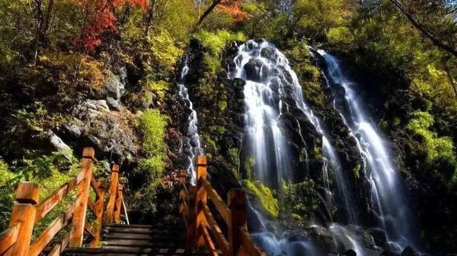 长白山旅游详细介绍，高铁、航班、自驾