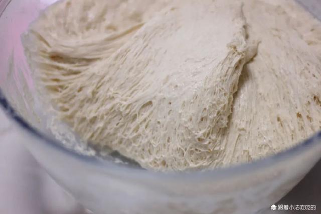 做面包的面团怎么揉才光滑，烘焙人必学的面包揉面攻略