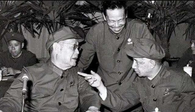 开国大将和开国元帅区别，对比开国第一大将与排名第十元帅各时期的职务与功绩