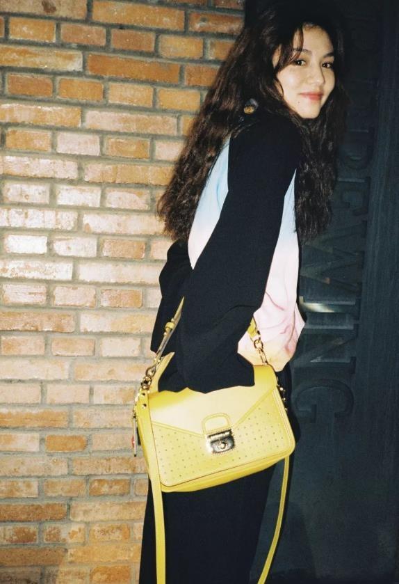 饶雪漫书模名单，一炮而红春夏书模出身逆袭金像影后