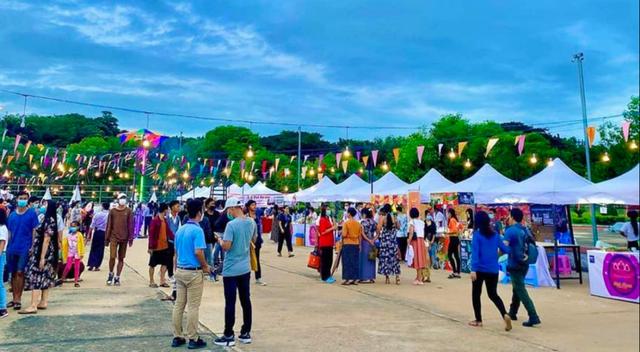 缅甸点灯节完整，实拍缅甸点灯节盛况