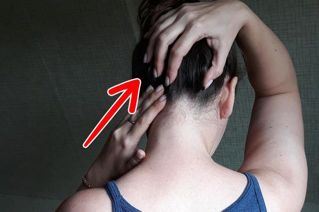 8个颈部按摩手法，4种颈部自我按摩技巧