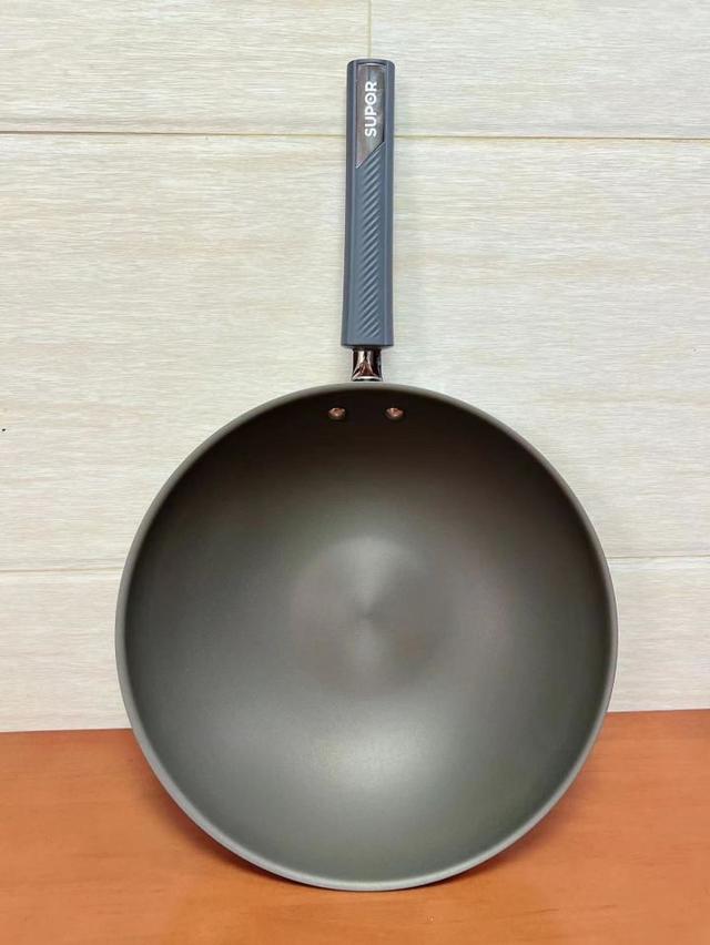 特氟龙不粘涂层，水性特氟龙涂层有毒吗（电饭锅是“害人锅”）