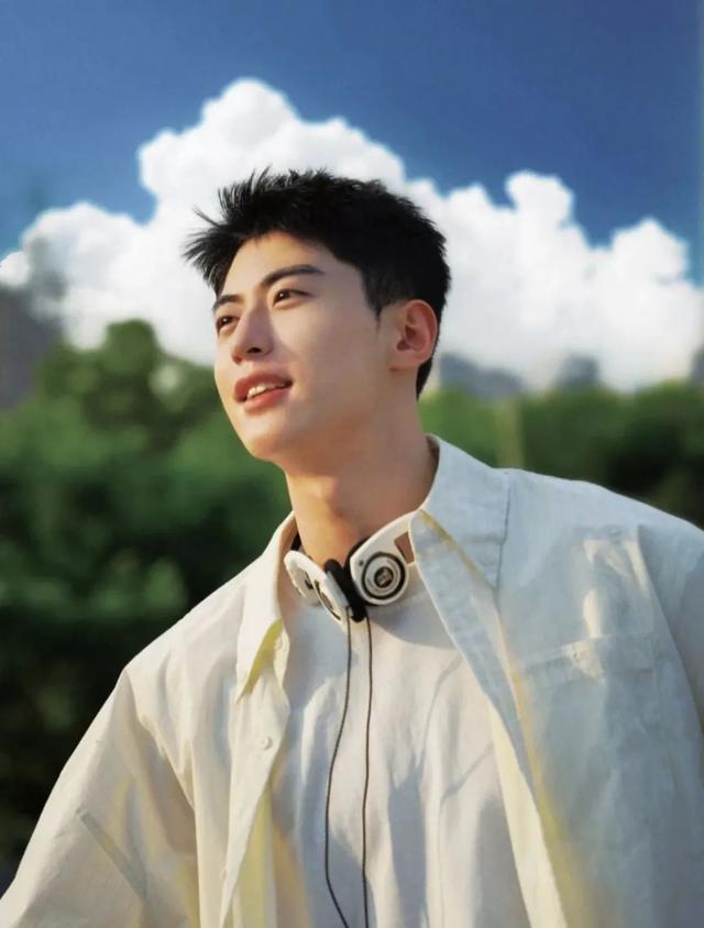 男士情人节礼物，情人节适合男生的礼物（男生最想收到的6种情人节礼物）