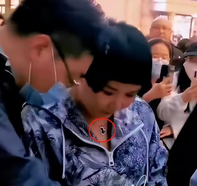 郭德纲四个夫人，郭德纲晒一家四口全家福为爱妻庆生