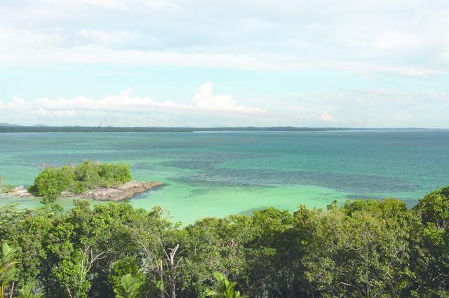 印尼群岛旅游攻略，令人尖叫的碧海蓝天-印尼海岛勿里洞岛二日游