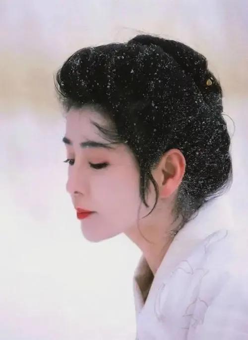 昭和最有名的三大歌姬，盘点昭和时代最美歌姬