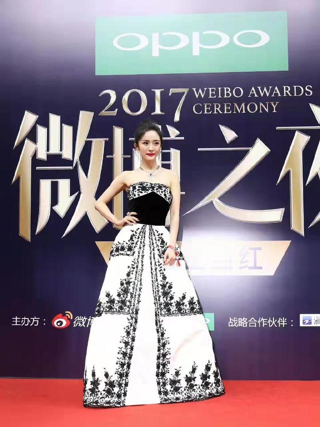 杨幂时尚穿搭大盘点，杨幂穿搭进化史