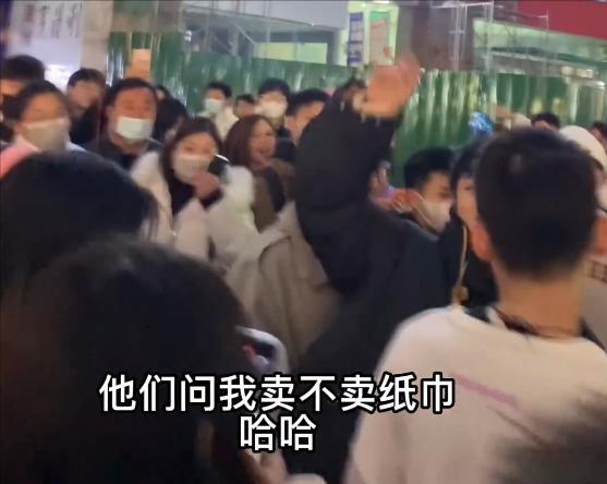 网红殷世航身高，网红殷世航现身引轰动