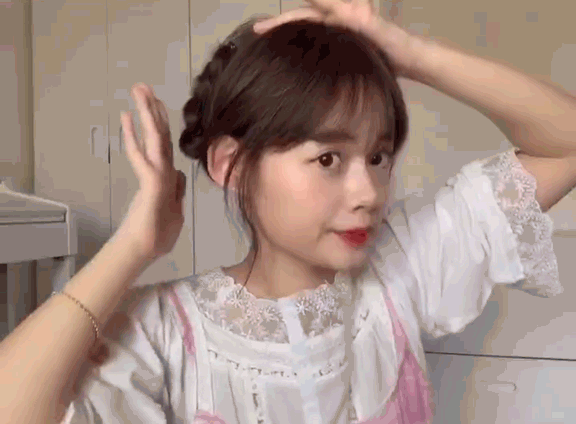 没有刘海的发型，不想要刘海的显脸小发型（四十岁的女人适合什么发型）