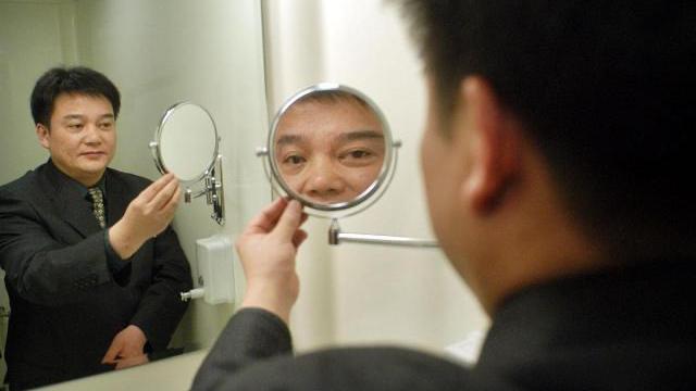 火车哪里可以充电，火车上的充电地方有哪些（火车上的这些地方都能充电）