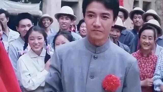 李幼斌姐弟合照，娱乐圈里最低调的亲姐弟和亲兄妹