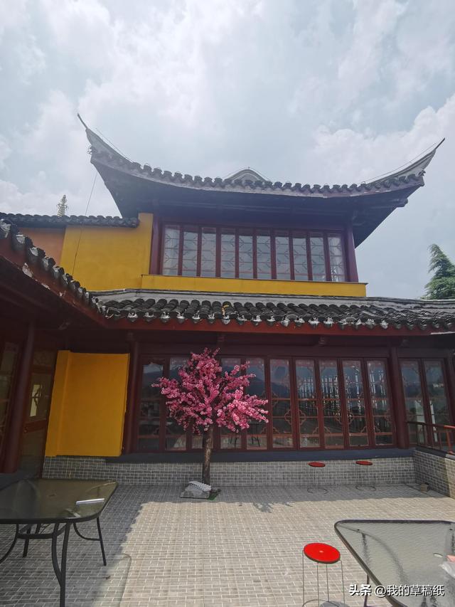 鸡鸣寺在哪个城市，古鸡鸣寺地点（天太热，南京鸡鸣寺的樱花开了）