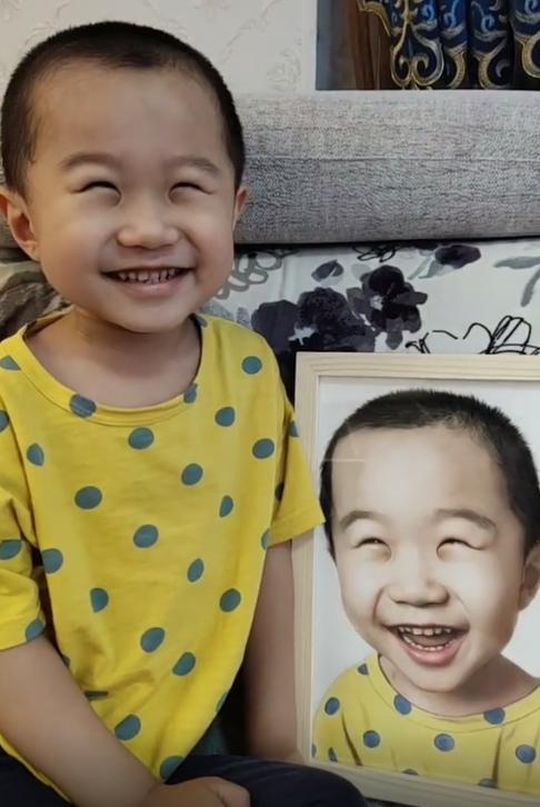 小娃娃惊讶表情包，火遍全网的表情包萌娃