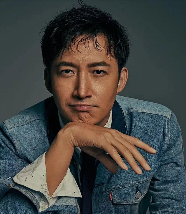 王阳26岁出道40岁娶了高斯才开始火起来，王阳身高有一米八吗