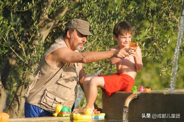 适合老人看的电影，5部冷门高分祖孙题材电影（有哪些老年人必看的电影）